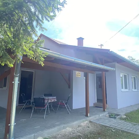 Eszter Hébergement de vacances *