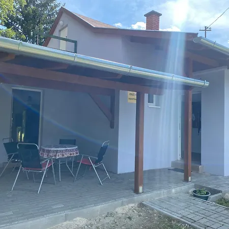 Holiday home Eszter Balatonmariafurdo