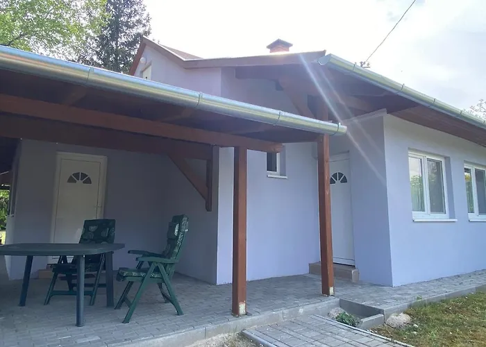 Eszter Semesterbostad